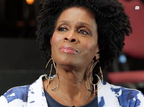 janet hubert net worth